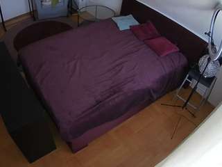 Live stream of voyeurcam-julmodels-whitebed-2