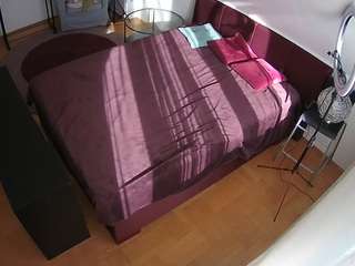 voyeurcam-julmodels-whitebed-2