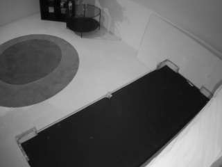 voyeurcam-julmodels-whitebed-2 webcam