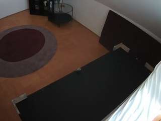 voyeurcam-julmodels-whitebed-2 webcam