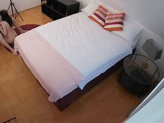 voyeurcam-julmodels-whitebed-2