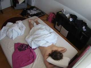 voyeurcam-julmodels-whitebed-2 webcam model
