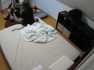 voyeurcam-julmodels-whitebed-2