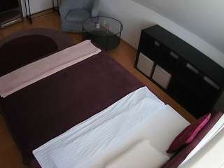 voyeurcam-julmodels-whitebed-2 webcam model