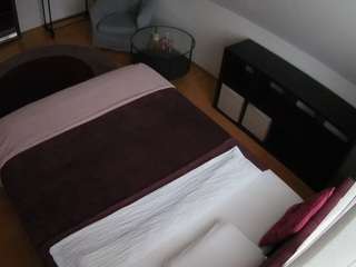 โมเดลนี้กำลังถ่ายทอดสดอยู่. voyeurcam-julmodels-whitebed-2