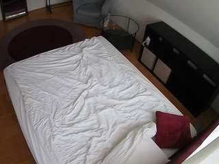 โมเดลนี้กำลังถ่ายทอดสดอยู่. voyeurcam-julmodels-whitebed-2