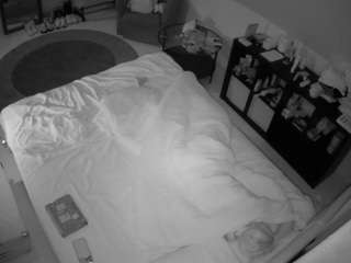 voyeurcam-julmodels-whitebed-2 webcam model