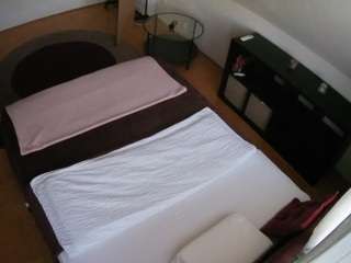 voyeurcam-julmodels-whitebed-2