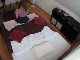 voyeurcam-julmodels-whitebed-2 Sex Cam Show