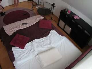 voyeurcam-julmodels-whitebed-2 Sex Cam Show