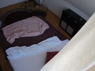 voyeurcam-julmodels-whitebed-2 live webcam show