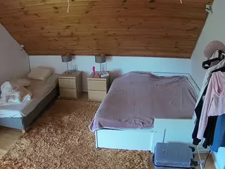 Julmodels Bedroom-C2's Live Sex Cam Show