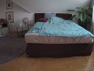 camsoda voyeurcam-julmodels-whitebed-3