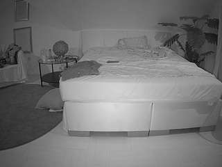 camsoda voyeurcam-julmodels-whitebed-3