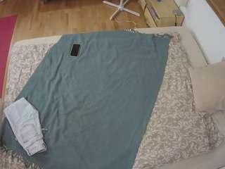 voyeurcam-julmodels-whitebed-3 camsoda Live Webcam Models 