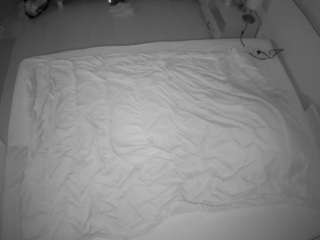 voyeurcam-julmodels-whitebed-3 Models Webcam camsoda