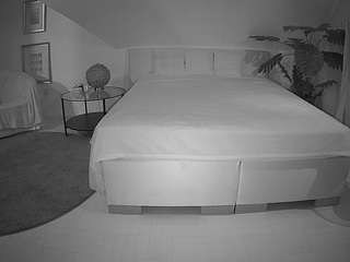 Xlove Models camsoda voyeurcam-julmodels-whitebed-3