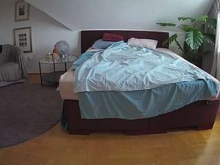 camsoda voyeurcam-julmodels-whitebed-3