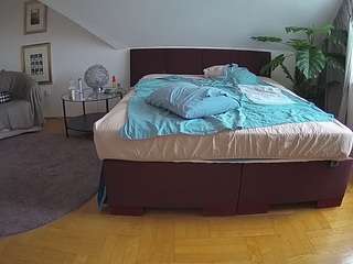 Ameture Nude Models camsoda voyeurcam-julmodels-whitebed-3