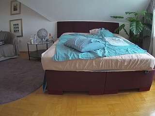 camsoda voyeurcam-julmodels-whitebed-3