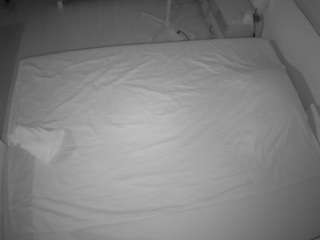 Free Cam Models camsoda voyeurcam-julmodels-whitebed-3