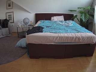 Model Pornos camsoda voyeurcam-julmodels-whitebed-3