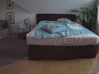 Naked Hairy Models camsoda voyeurcam-julmodels-whitebed-3