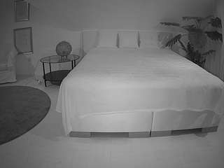 voyeurcam-julmodels-whitebed-3 Barbie Bed House camsoda