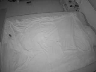 voyeurcam-julmodels-whitebed-3 camsoda Free Cam To Cam Roulette 