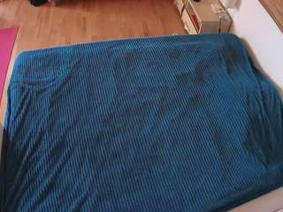 Veyeur House camsoda voyeurcam-julmodels-whitebed-3