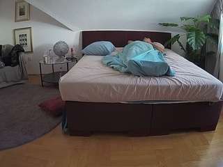 Nude Models Gay camsoda voyeurcam-julmodels-whitebed-3