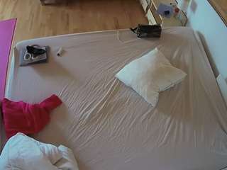 Models Titties camsoda voyeurcam-julmodels-whitebed-3