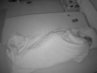 voyeurcam-julmodels-whitebed-3 Webcam Model Center camsoda