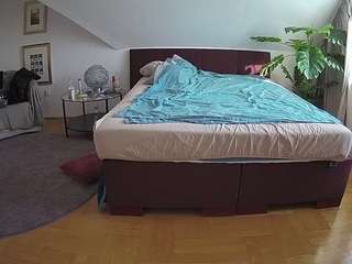 Cam Models Naked camsoda voyeurcam-julmodels-whitebed-3