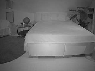 Voyeour House camsoda voyeurcam-julmodels-whitebed-3