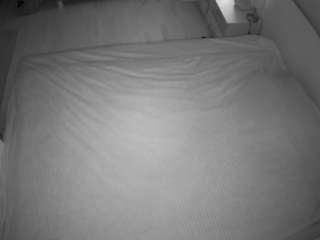 Voyeur Live House camsoda voyeurcam-julmodels-whitebed-3