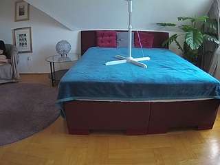 Voyeour House camsoda voyeurcam-julmodels-whitebed-3