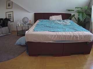 Italian Nude Models camsoda voyeurcam-julmodels-whitebed-3