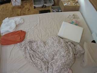 voyeurcam-julmodels-whitebed-3 from CamSoda