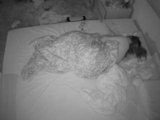 voyeurcam-julmodels-whitebed-3