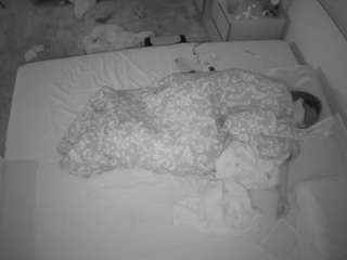 voyeurcam-julmodels-whitebed-3 Thumb Image