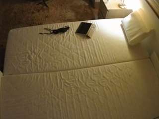 voyeurcam-julmodels-whitebed-3