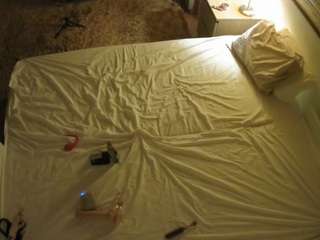voyeurcam-julmodels-whitebed-3