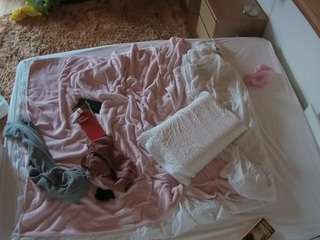 voyeurcam-julmodels-whitebed-3 - Live Cam