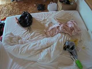 voyeurcam-julmodels-whitebed-3 webcam model