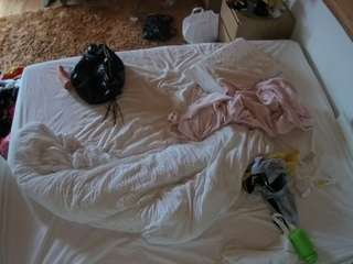 voyeurcam-julmodels-whitebed-3 webcam model
