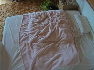 voyeurcam-julmodels-whitebed-3 Thumb Image