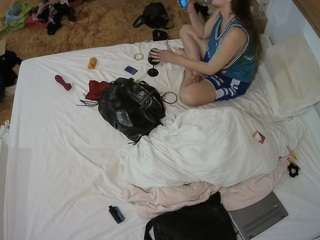 voyeurcam-julmodels-whitebed-3
