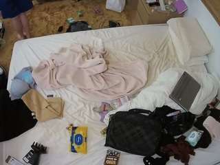 voyeurcam-julmodels-whitebed-3 webcam model