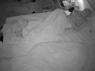 voyeurcam-julmodels-whitebed-3 from camsoda